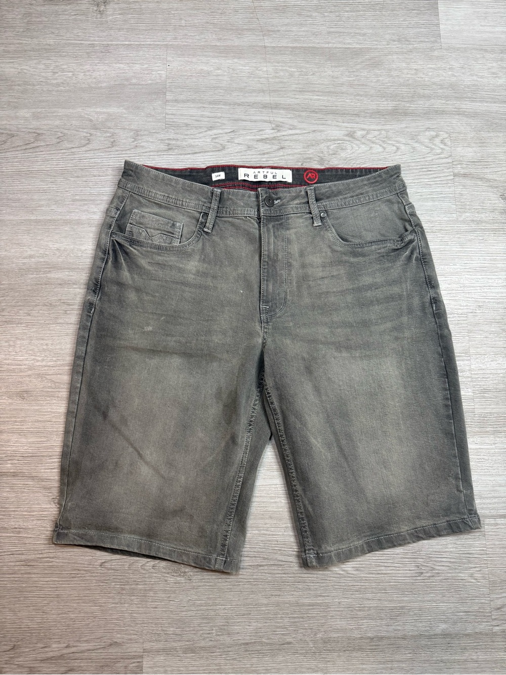 rebels men’s Washed Gray Denim Jean Shorts size 34